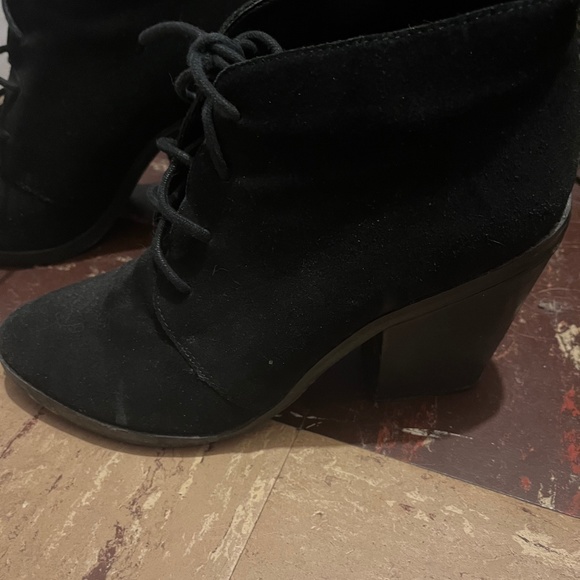 Steve Madden Lace up booties-MUST SELL BY SEP 10th - Picture 1 of 7